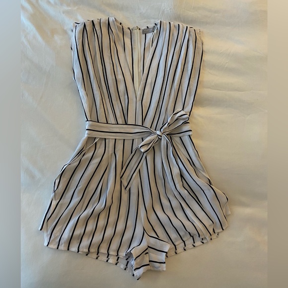 Black & White Romper | LF | Small | Like New - Picture 2 of 11